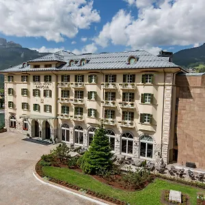 ***** Hotel Grand Savoia Cortina D'ampezzo, A Radisson Collection Italie